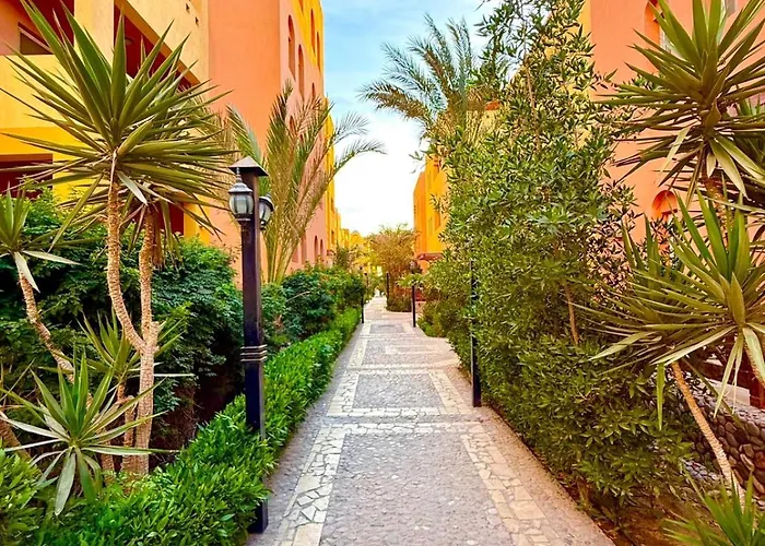Stunning 2br - Al Dora Resort, شقة