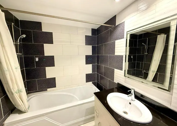 شقة Stunning 2br - Al Dora Resort,
